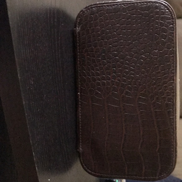 Bobbi Brown Cosmetic Bag in Tortoiseshell with Gold Hardware - Picture 5 of 7